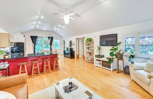 Cassopolis House | Walk to Kelsey Lake: Cassopolis Home w/Yard!