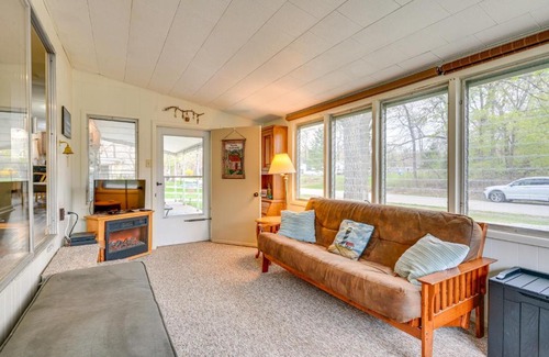 Caseville House | Walk to Lake Huron Pet-Friendly Caseville Cottage