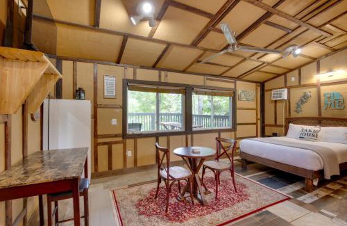 Lake Lafayette Apartment | Walk to Lake Lafayette Wooded Cabin with Deck!