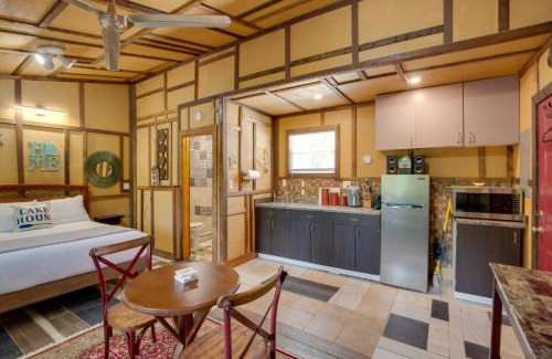 Lake Lafayette Apartment | Walk to Lake Lafayette Wooded Cabin with Deck!