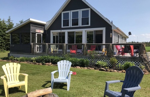 Lakeside Cottage | Walk to Lakeside Beach and Crowbush Cove Golf What More Could You Want?