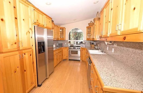 Bijou Park House | Walk to Lakeview Commons Beach - July Available! 3301M~