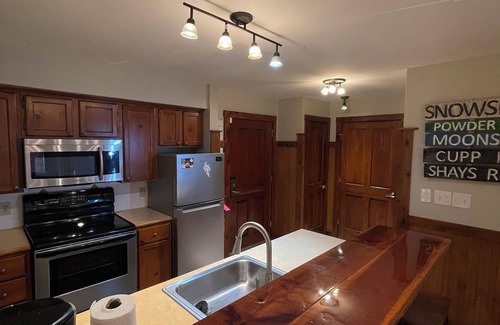 Snowshoe Condo | Walk to lifts-1bdrm w/hot tub & amazing sunsets from top floor of Rimfire Lodge