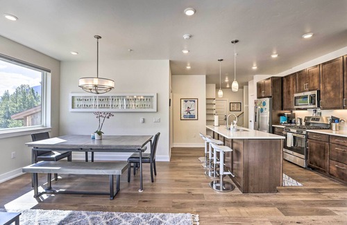 Lakeside Village Condo | Walk to Lifts: Condo w/Mtn Views in Keystone!