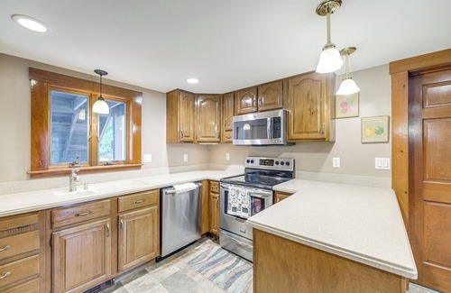 Bethlehem Apartment | Walk to Memorial Park: Pet-Friendly Bethlehem Home