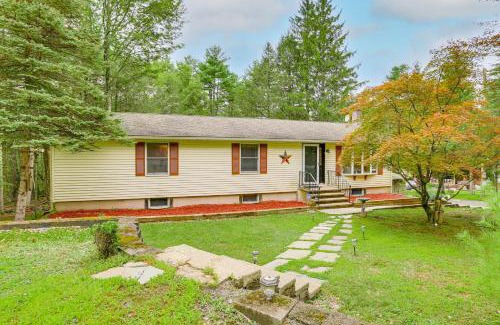 Town of Lumberland House | Walk to Mohican Lake Catskills Getaway with Dock!