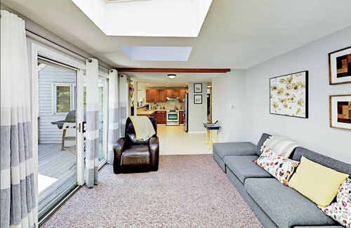 West Falmouth House | Walk to Old Silver Beach. Perfect For Your Family Vacation