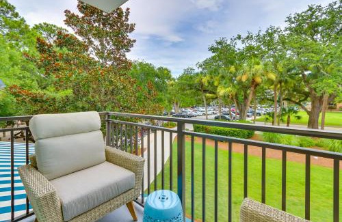 Harbour Town Apartment | Walk to Pier and Golf Heart of Harbour Town Condo