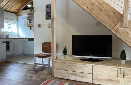 Jeffersonville Condo | Walk to Ski lift with parking and own entrance