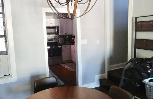 Downtown House | Walk to the canal and downtown! Cozy 1880 Fully Renovated townhome