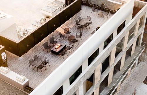 Berkeley House | Walk Trendy Tennyson From Our Flat &Roof Top Patio