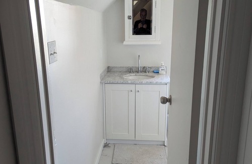 Lindsay Apartment | Walk up Studio apartment