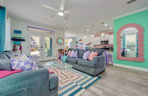 Villages of Crystal Beach House | Walk2Beach | Golf Cart | Arcades | Dog Friendly | Stocked Kitchen