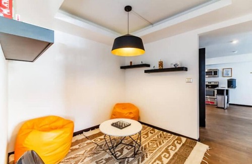 Zona 4 Apartment | Walkable Neighborhood - Foodie hotspot