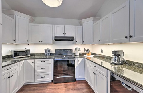 Sodus Point House | Walkable Sodus Point Retreat Less Than 1 Mi to Lake