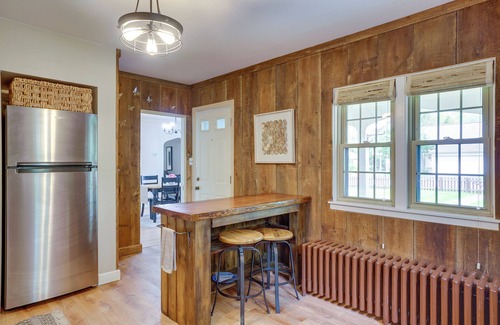 Mequon House | Walkable Thiensville Retreat Near Hiking!