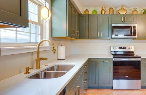 Thiensville House | Walkable Thiensville Retreat Near Hiking!