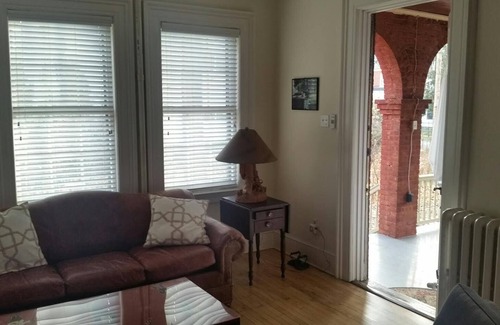 Saratoga Springs Condo | Walking distance to racetrack and Broadway