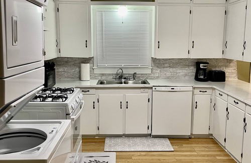 Natchitoches House | Walking Distance to Downtown Natchitoches/Christmas Lights
