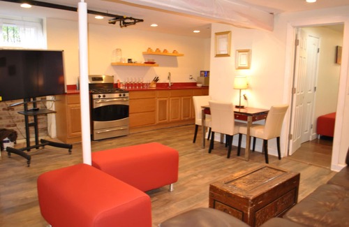 Weequahic House | WALKOUT BASEMENT NEAR downtown Littleton Ave NEWARK NJ