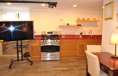 Weequahic House | WALKOUT BASEMENT NEAR downtown Littleton Ave NEWARK NJ
