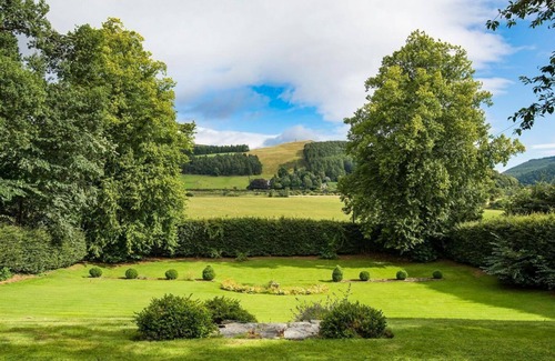 Glentress Villa | Wallace House - Nine Bedroom Villa, Sleeps 18