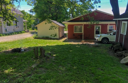 Walloon Lake House | Walloon Village Cottage - Ideal for families