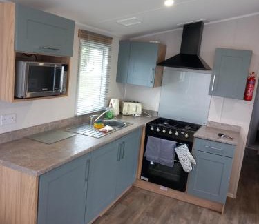 Newton Resort | Walnut 65 - Porthcawl