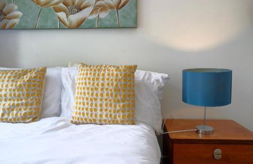 Wyken Apartment | Walsgrave Road Apartment - 5 Beds - Free Parking & Wi-Fi