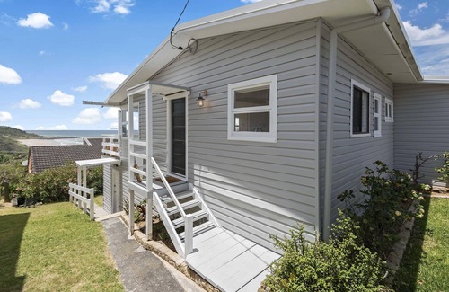 East Ballina House | Walters - Pet Friendly - Original Beach House With Sweeping Ocean Views
