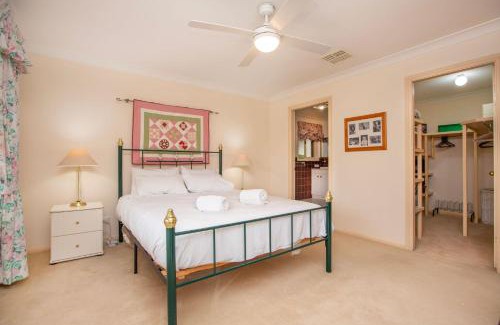 Hillvue House | Waltzing Matilda
