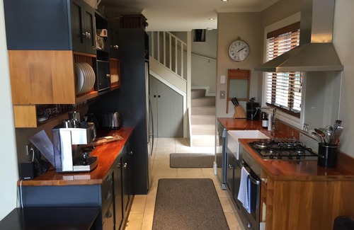 Wanaka Cottage | WANAKA COTTAGE with OUTDOOR PRIVATE SPA