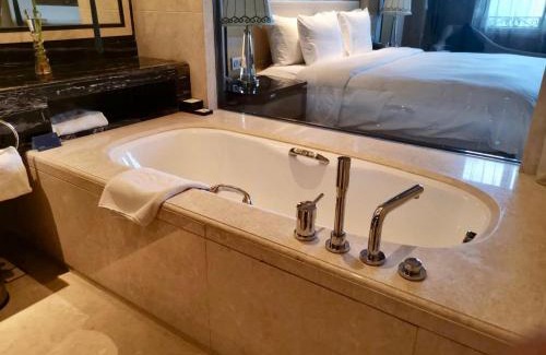 Hongshan District Hotel | Wanda Realm Chifeng Hotel