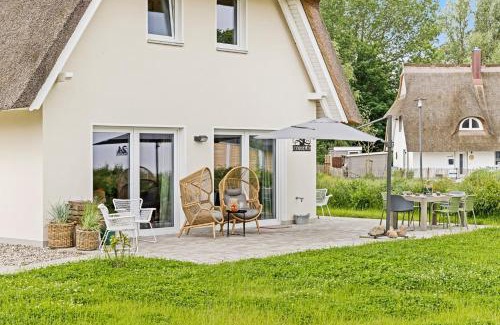 Am Salzhaff House | Wanderfalke - Ferienhaus mit Kamin und Sauna für 8 Personen