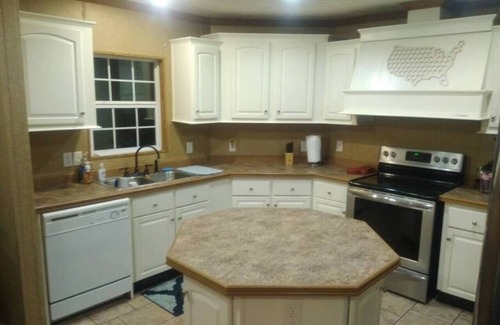 Dover House | WanderLost Ozarks - Dog friendly, 4 acres