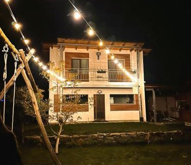 Avrig House | Wanderlust Cottage Avrig