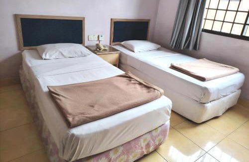 Ulu Tiram Hotel | Wangsa Village Inn
