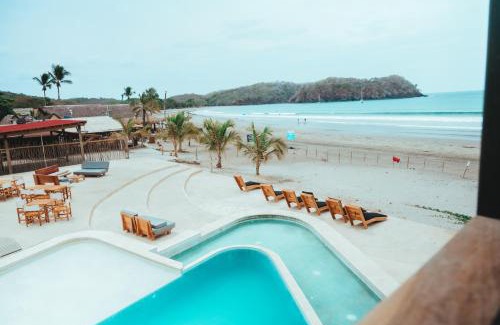 Las Escobas del Venado Hotel | Wao Beach Venao
