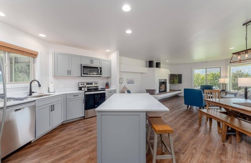 Wapato Point Condo | Wapato Point Condo with Resort Amenities! 2bed/2bath, ground floor w/washer, unit 614