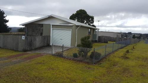 Waratah House | Waratah Falls Holiday Unit