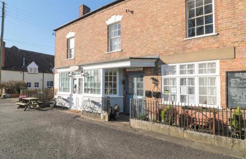 Dursley Apartment | Wards Court 2