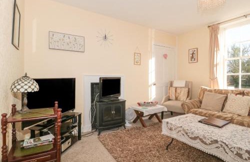 Dursley Apartment | Wards Court 2