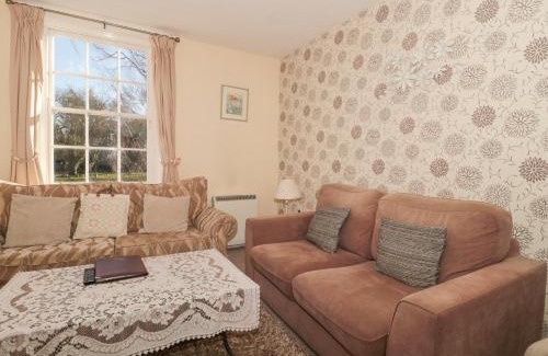 Dursley Apartment | Wards Court 2