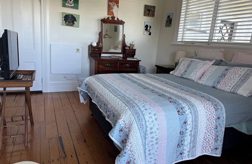 Solway Bed & Breakfast | Warm and welcoming, private one bedroom on a lifestyle property.