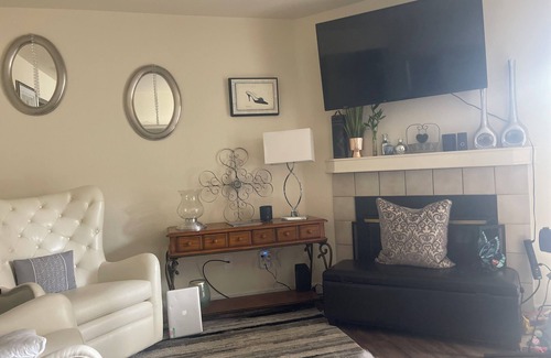 Cameron Park Apartment | Warm and welcoming apartment in Cameron Park