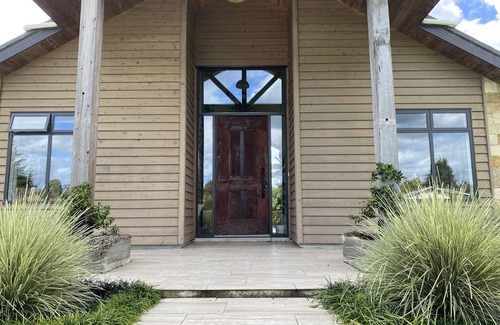Tamahere House | Warm Beautiful Home Close to Field Days