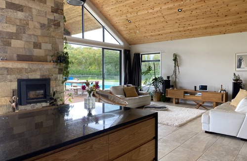 Tamahere House | Warm Beautiful Home Close to Field Days