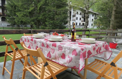 Gressoney-Saint-Jean Apartment | Warm & Charming with big Terrace - *Gressoney* Village -Ski & Mountain Trekking