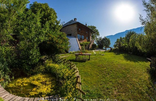 Chateauroux-les-Alpes Cottage | Warm, comfortable and quiet gîte, in the heart of nature, between lake and mountains