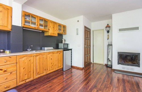 Kfardebian Apartment | Warm Getaway 24/7 Power in Kfardebian